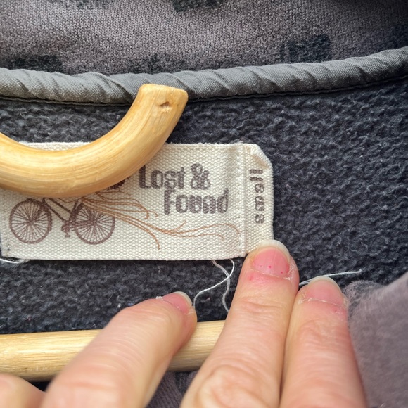 Women’s Sweatshirt size Small - Picture 6 of 6